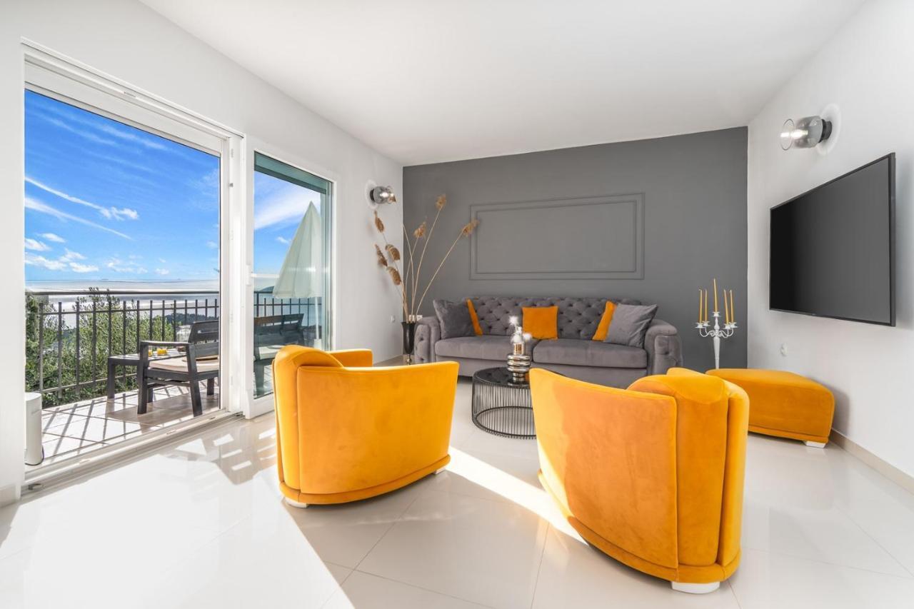 New! Lea 5-bedroom With Private Pool And Amazing Views Of And Sea